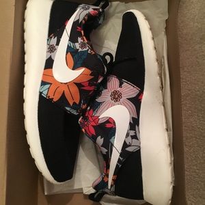 Nike roshe one print sneakers
